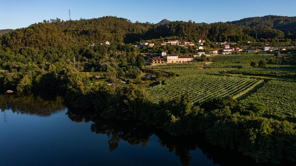 Quinta De Cypriano - Wine & Nature Ponte da Barca Exterior photo